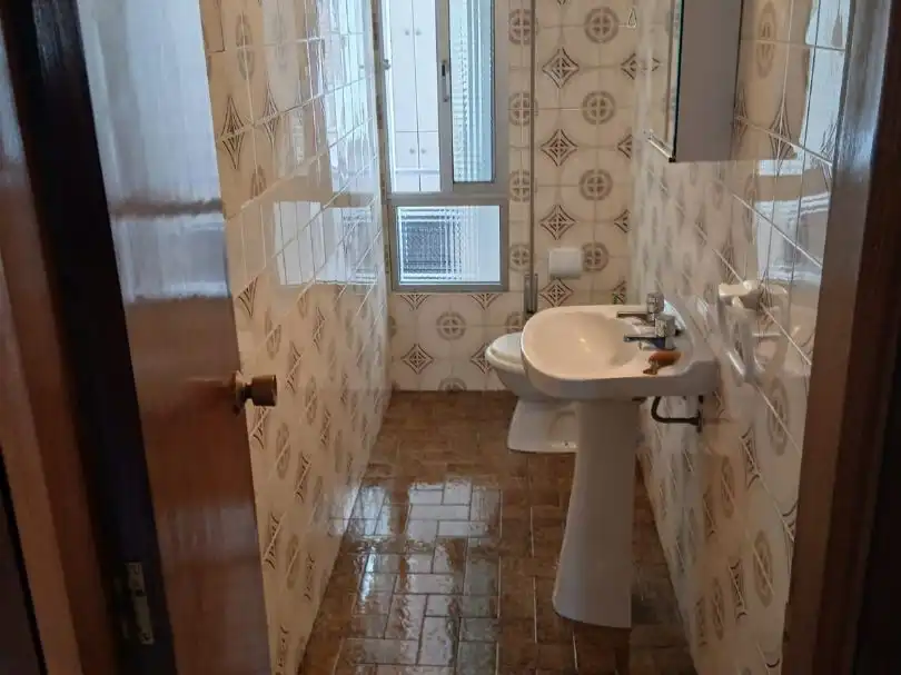 Flat for rent in Calle Rosario, 46, Arrabal - Carrel - San Julián Bathroom of Flat for rent in Teruel with Heating, Terrace and Furnished