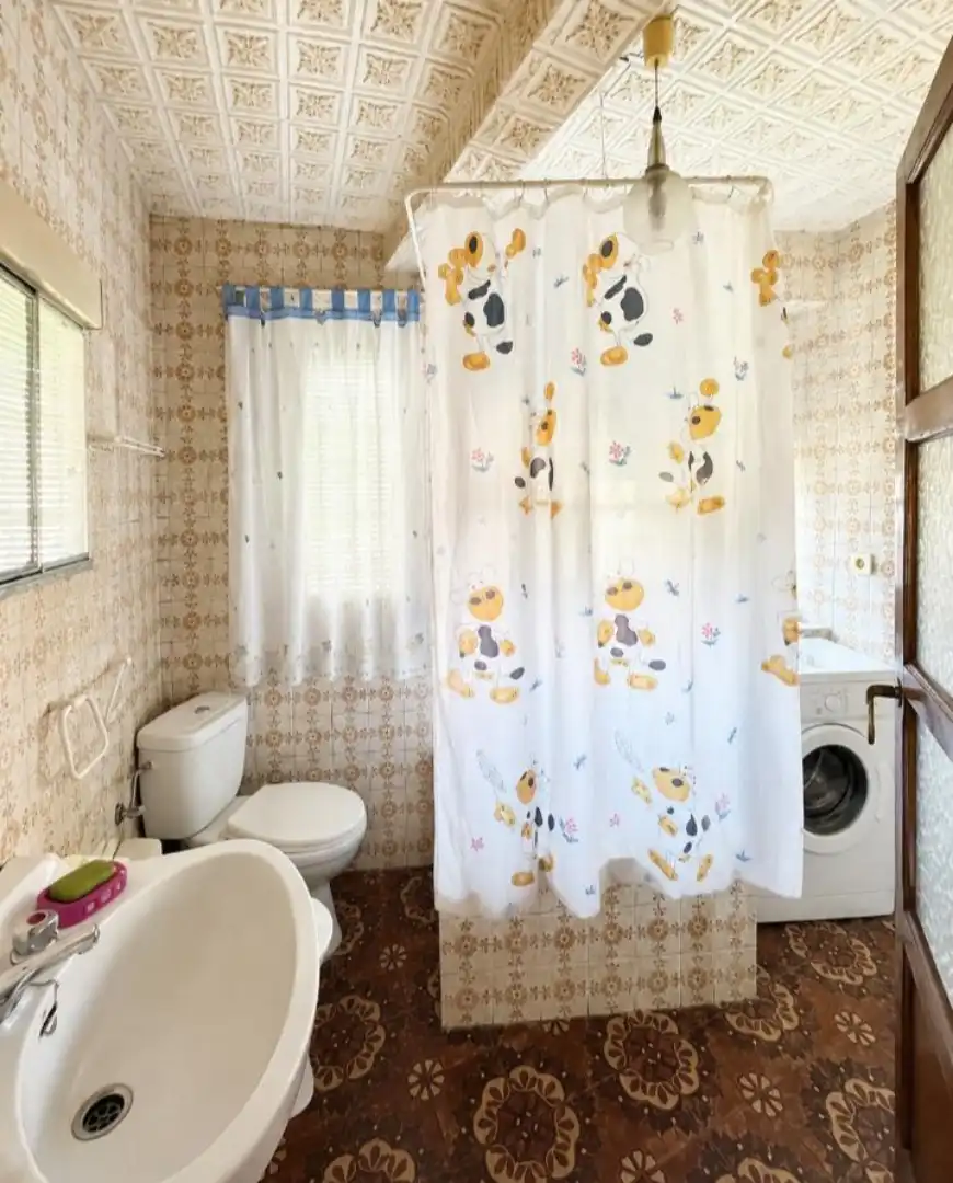 Flat for rent in Calle Buen Verde, 19, Villablino Bathroom of Flat for rent in Villablino with Heating, Furnished and Washing machine