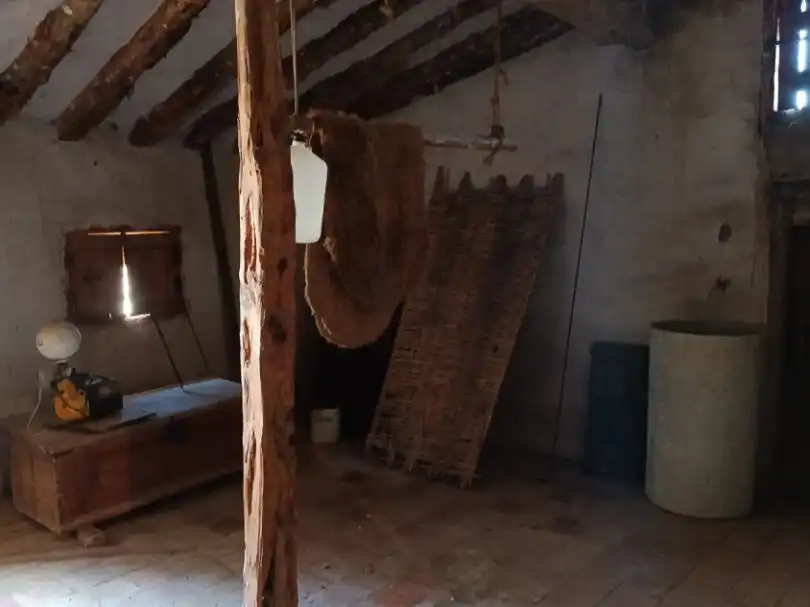 Casa adosada en venda a Calle Cantarranas, 5, Sisamón Casa adosada en venda en Sisamón amb Moblat i Balcó