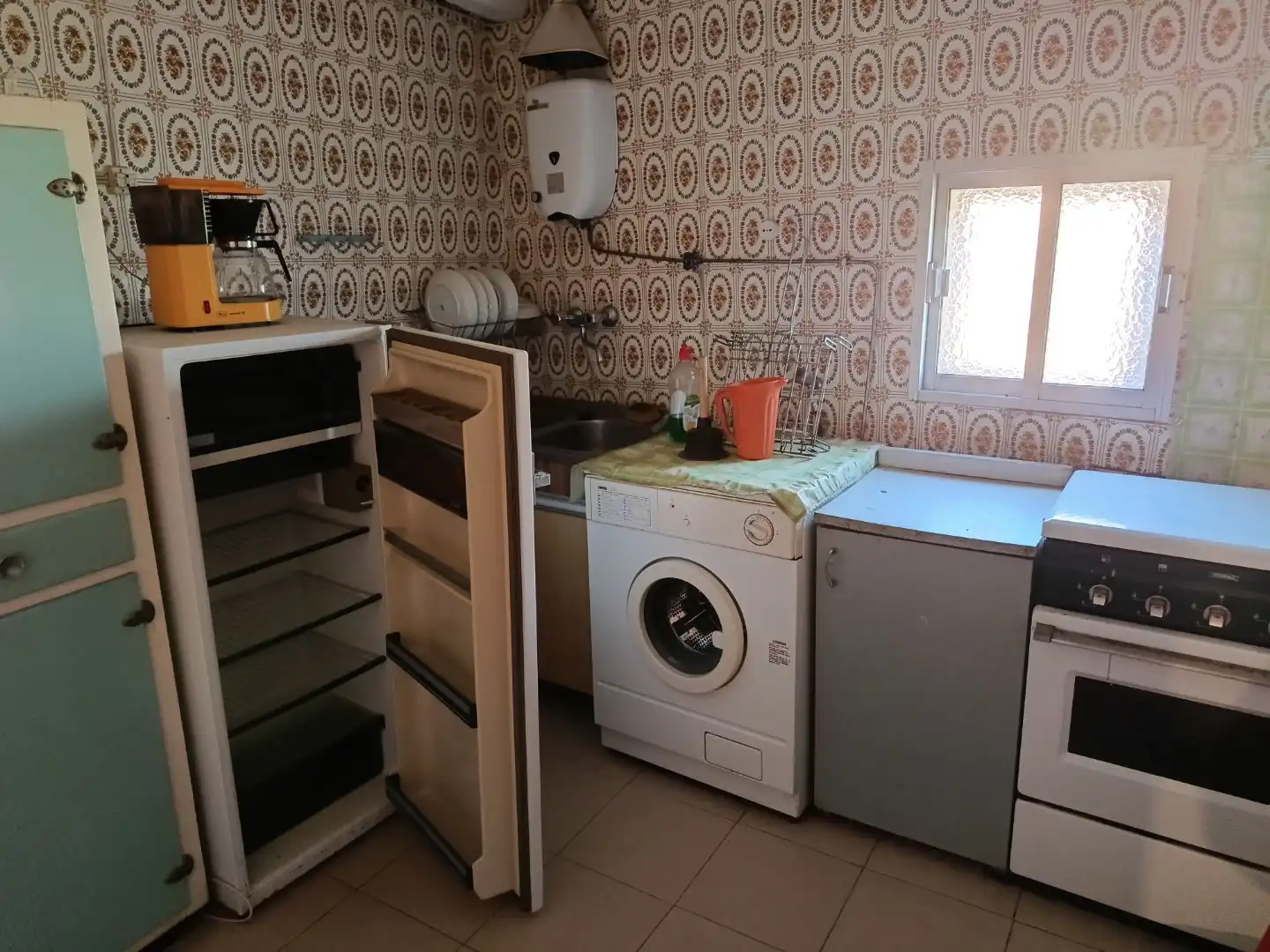 Casa adosada en venda a Calle Cantarranas, 5, Sisamón Cuina de Casa adosada en venda en Sisamón amb Moblat i Balcó