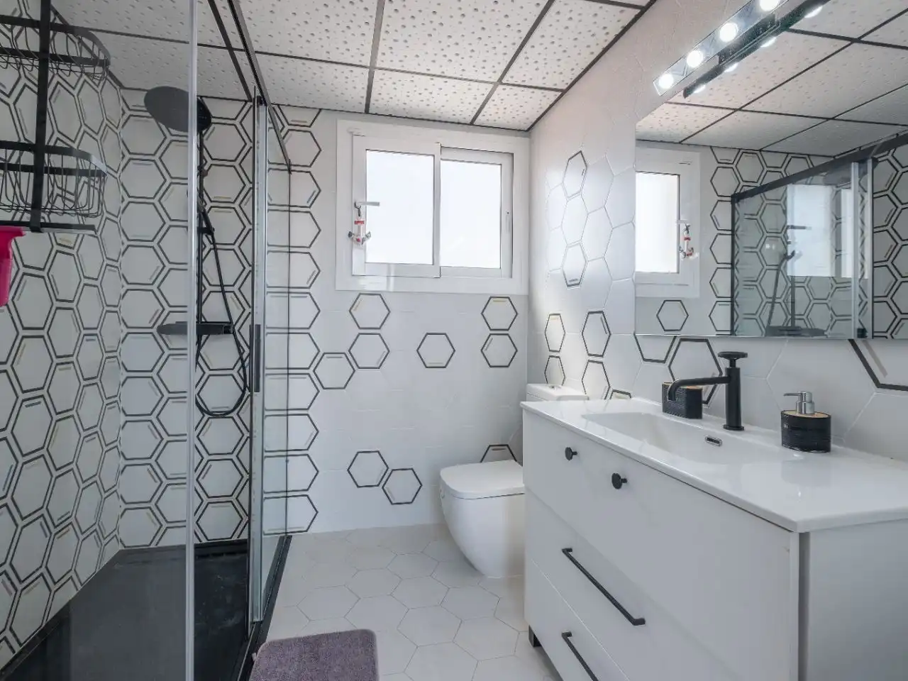 Attic for sale in Carrer de Les Sínies, 4, Centre Bathroom of Attic for sale in Salou with Air Conditioner and Terrace