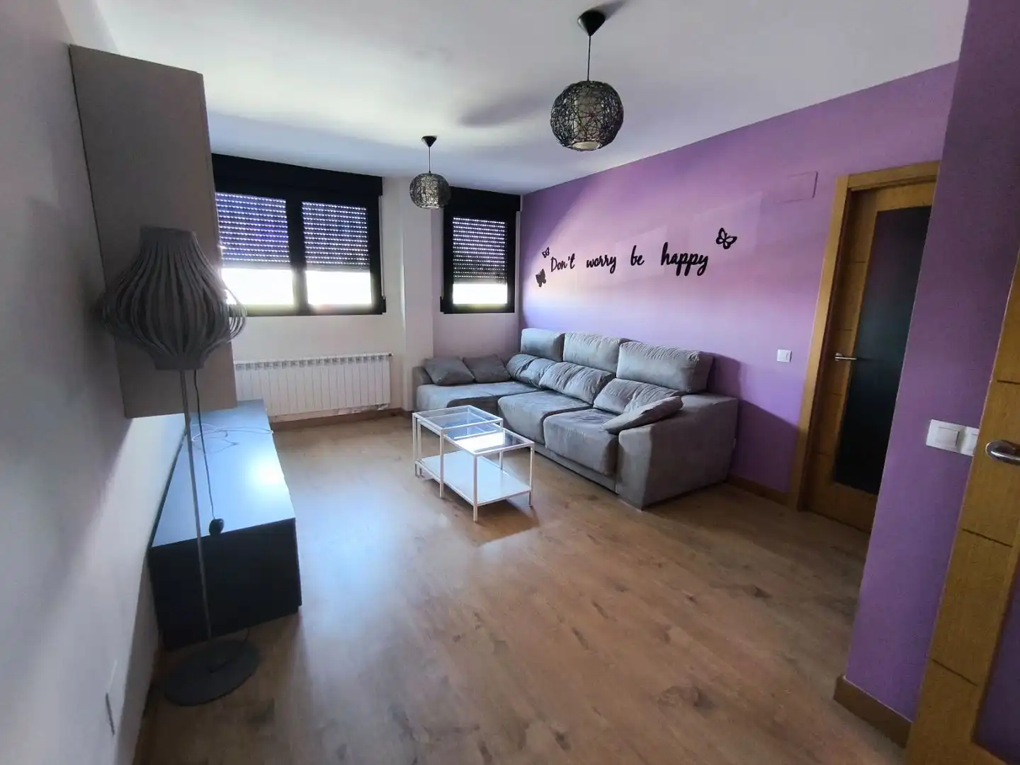 Piso en venta en Calle Juan Antonio Bardem, 52, San Antonio Sala de estar de Piso en venta en Palencia con Calefacción, Trastero y Parking comunitario