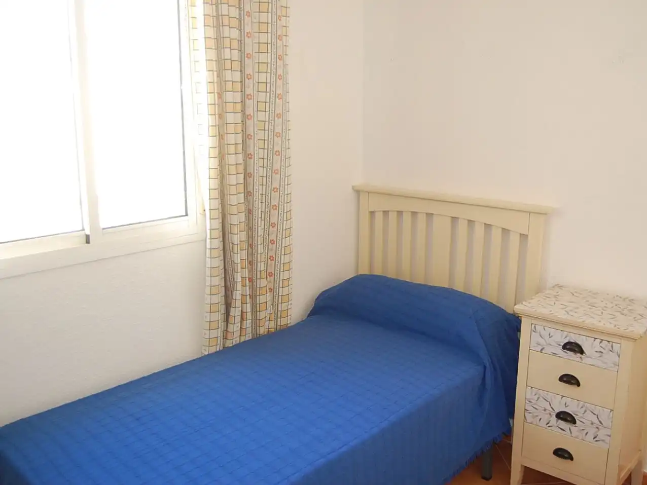 Wohnung zur Miete in Calle Crustáceos, 1, Punta Umbría Schlafzimmer von Wohnung zur Miete in Punta Umbría mit Klimaanlage, Terrasse und Balkon