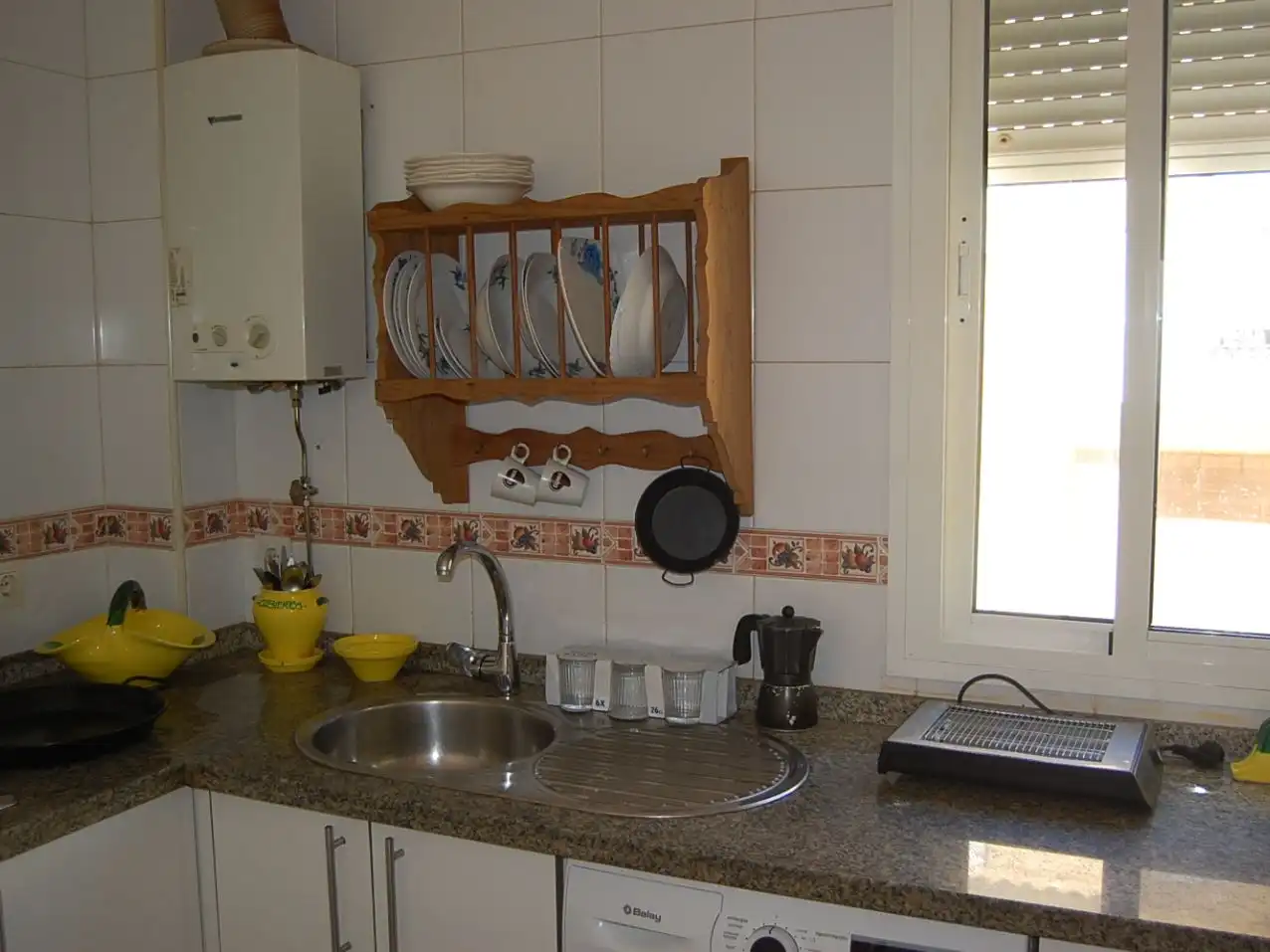 Wohnung zur Miete in Calle Crustáceos, 1, Punta Umbría Küche von Wohnung zur Miete in Punta Umbría mit Klimaanlage, Terrasse und Balkon
