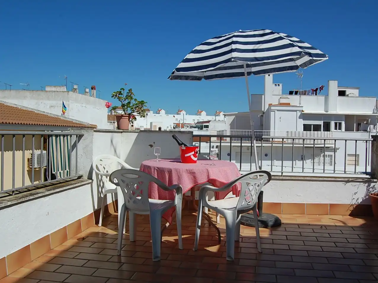 Wohnung zur Miete in Calle Crustáceos, 1, Punta Umbría Terrasse von Wohnung zur Miete in Punta Umbría mit Klimaanlage, Terrasse und Balkon