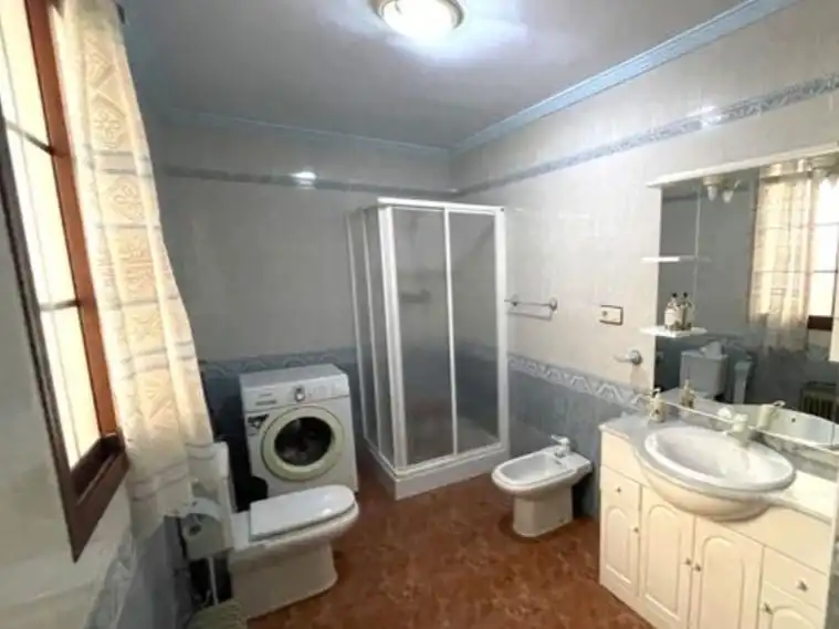 Casa adosada en venta en Calle Alta, Árchez Baño de Casa adosada en venta en Árchez