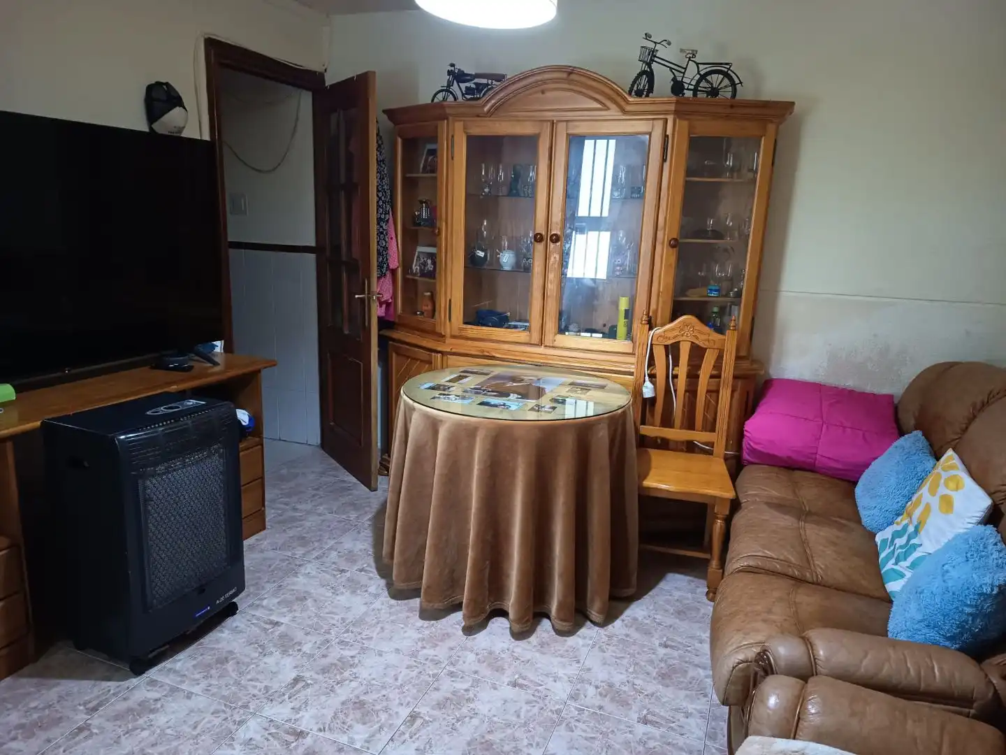 Sala de estar de Piso en venta en Jaén con Terraza, Trastero y Amueblado