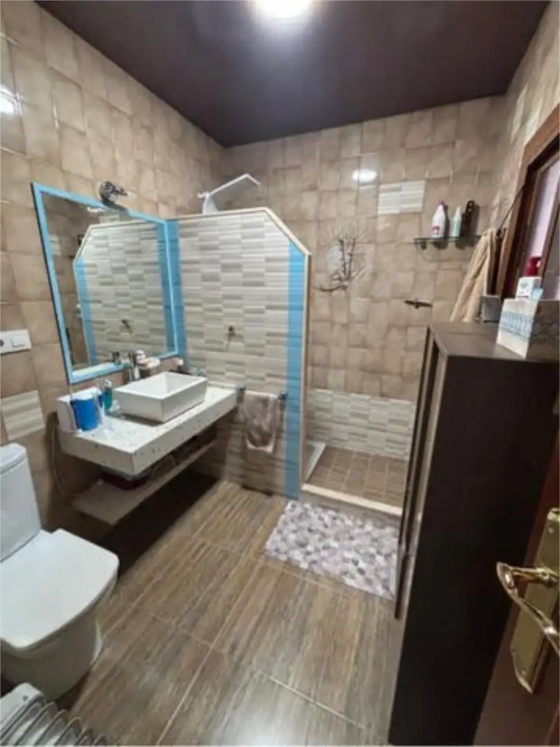 Piso en venta en Santa Amalia Baño de Piso en venta en Santa Amalia con Terraza y Trastero