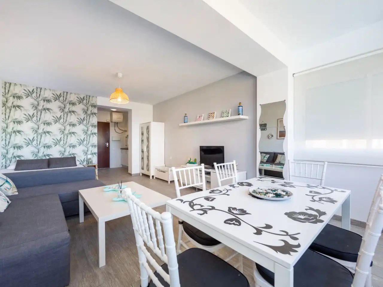 Piso en venta en Plaza Playa Paraíso, 2, Aguadulce Sur Comedor de Piso en venta en Roquetas de Mar con Aire acondicionado y Piscina