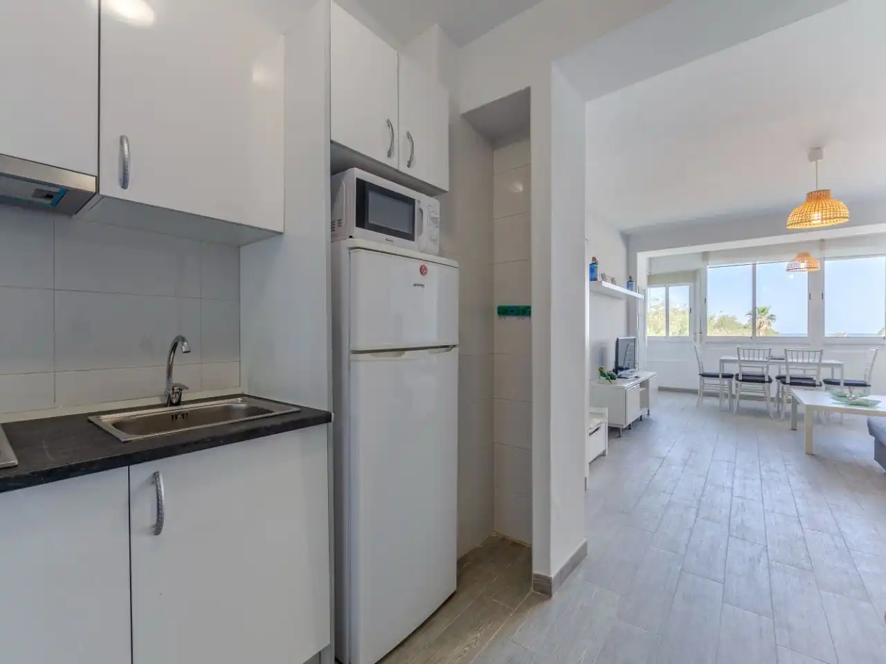 Piso en venta en Plaza Playa Paraíso, 2, Aguadulce Sur Cocina de Piso en venta en Roquetas de Mar con Aire acondicionado y Piscina