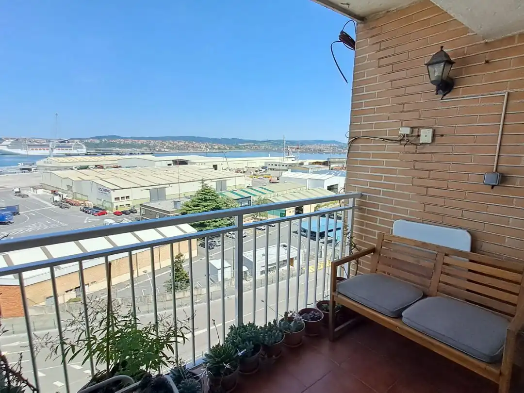 Wohnung zum Verkauf in Cápitán Mendizábál Káleá, 22, Santurtzi Terrasse von Wohnung zum Verkauf in Santurtzi mit Balkon