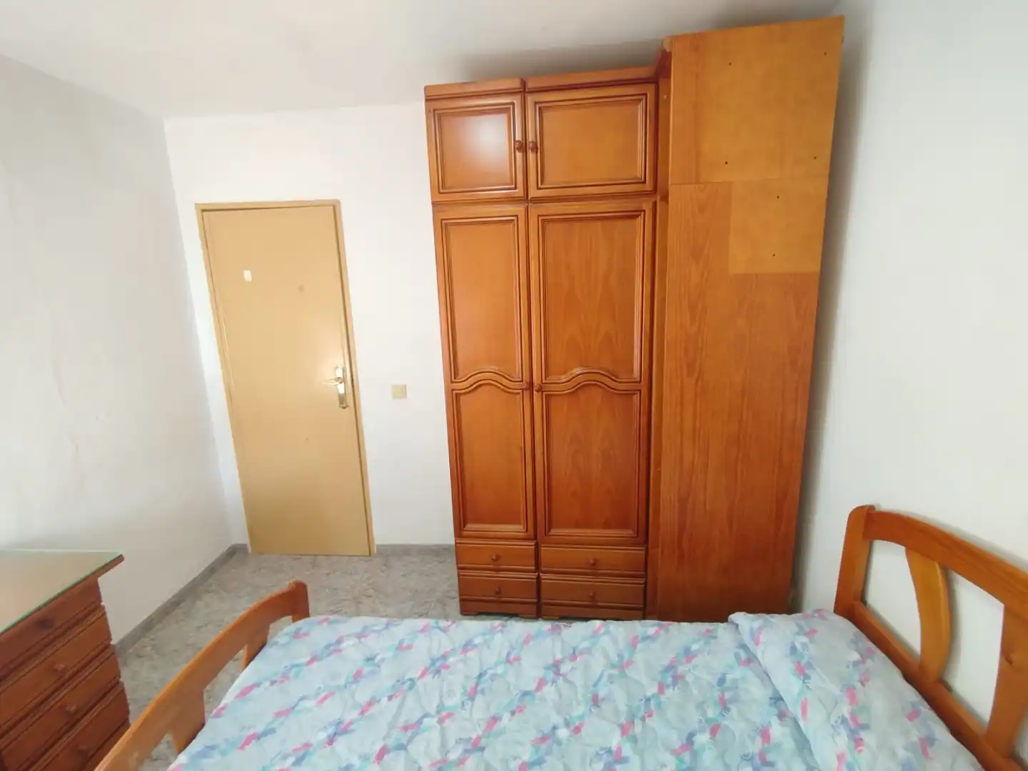 Room in Calle República Ecuador, 8, Valdepasillas - La Paz - Huerta Rosales Bedroom of Flat for share in Badajoz with Furnished, Washing machine and Microwave