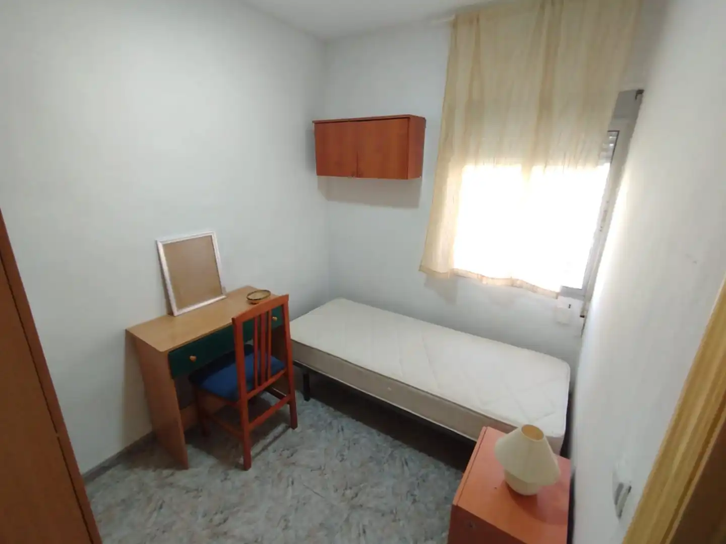 Room in Calle República Ecuador, 8, Valdepasillas - La Paz - Huerta Rosales Bedroom of Flat for share in Badajoz with Furnished, Washing machine and Microwave