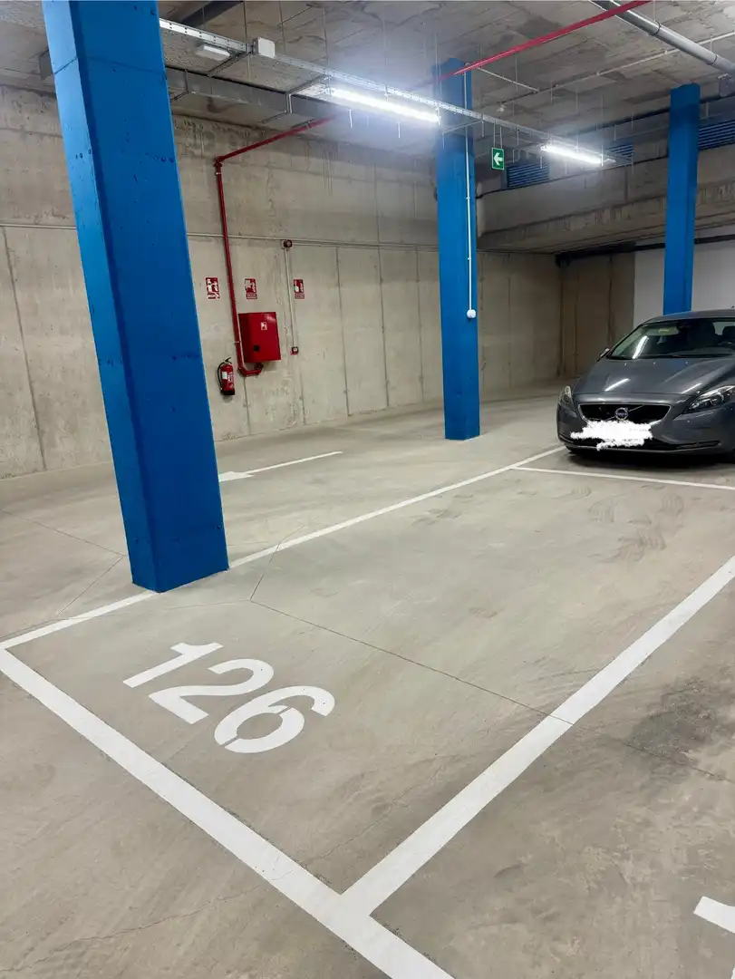 Garaje de alquiler en Manuel Ríos Moreno, 2, Entrenúcleos Parking de Garaje de alquiler en Dos Hermanas