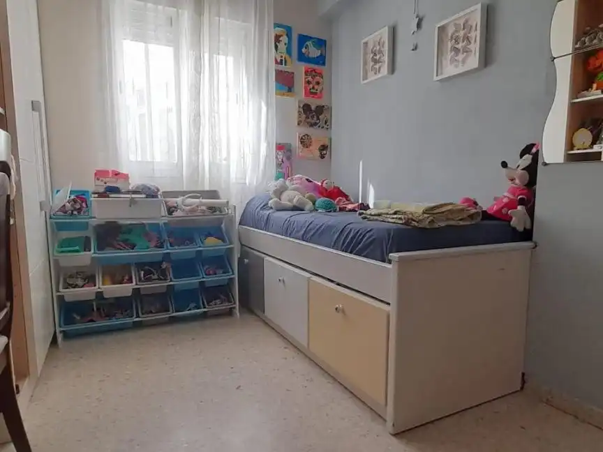 Pis en venda a Calle Carlos Cano, 10, Huerta Nueva Dormitori de Pis en venda en Estepona amb Traster i Moblat