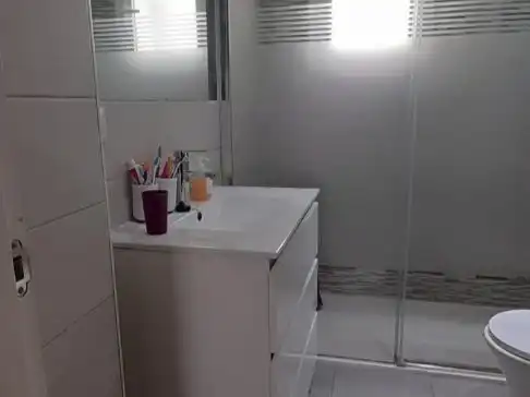 Pis en venda a Calle Carlos Cano, 10, Huerta Nueva Bany de Pis en venda en Estepona amb Traster i Moblat
