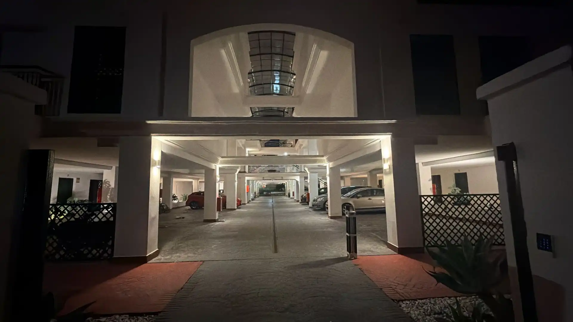 Flat for rent in Arrabal del Altos Rodeo, 12, Rodeo Alto - Guadaiza - La Campana Parking of Flat for rent in Marbella with Air Conditioner, Heating and Private garden