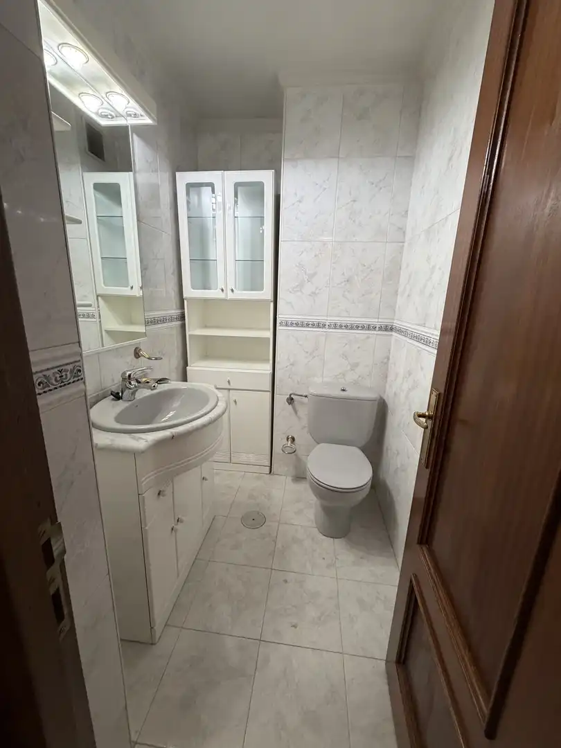 Flat for sale in Calle de Los Hermanos García Noblejas, 89, Amposta Bathroom of Flat for sale in Madrid Capital