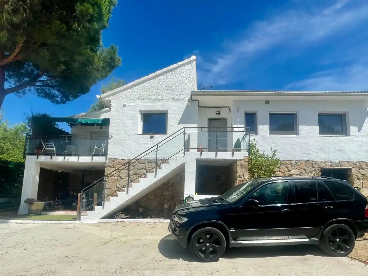 Exterior view of Houses for sale in Valdemorillo  with Terrace and Balcony
