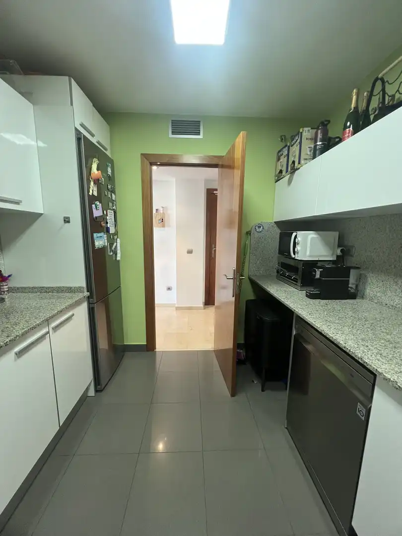 Piso en venta en Carrer de L'alguer, 16a, Cubelles Cocina de Piso en venta en Cubelles con Aire acondicionado, Terraza y Piscina