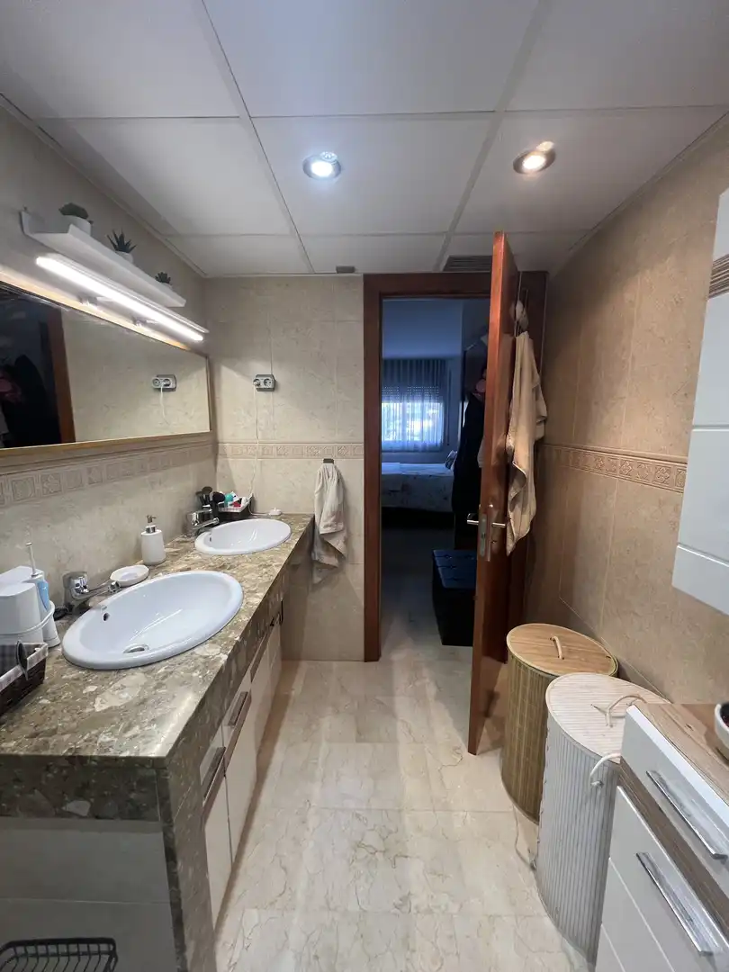 Piso en venta en Carrer de L'alguer, 16a, Cubelles Baño de Piso en venta en Cubelles con Aire acondicionado, Terraza y Piscina