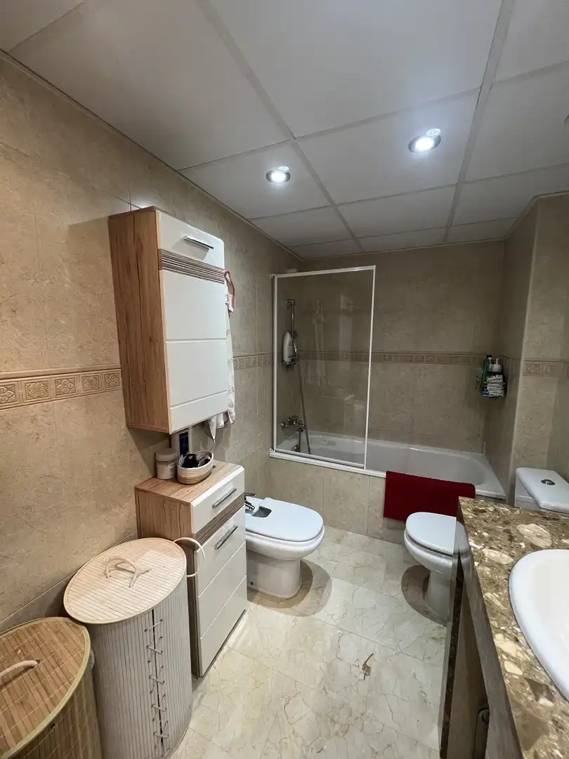 Piso en venta en Carrer de L'alguer, 16a, Cubelles Baño de Piso en venta en Cubelles con Aire acondicionado, Terraza y Piscina