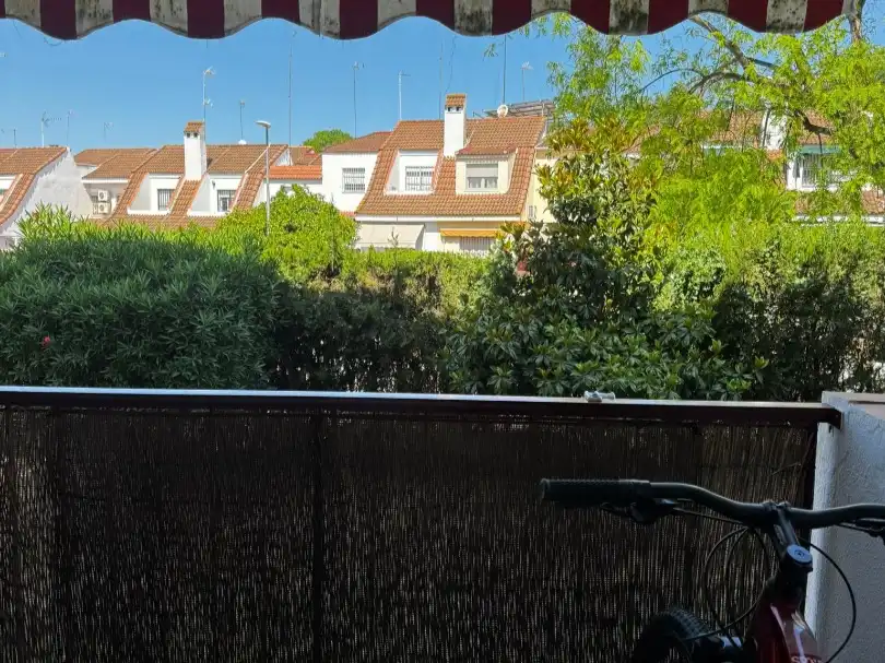 Flat for sale in Urbanización Virgen del Rocio, 13, Lepanto Balcony of Flat for sale in Mairena del Aljarafe with Air Conditioner, Terrace and Swimming Pool
