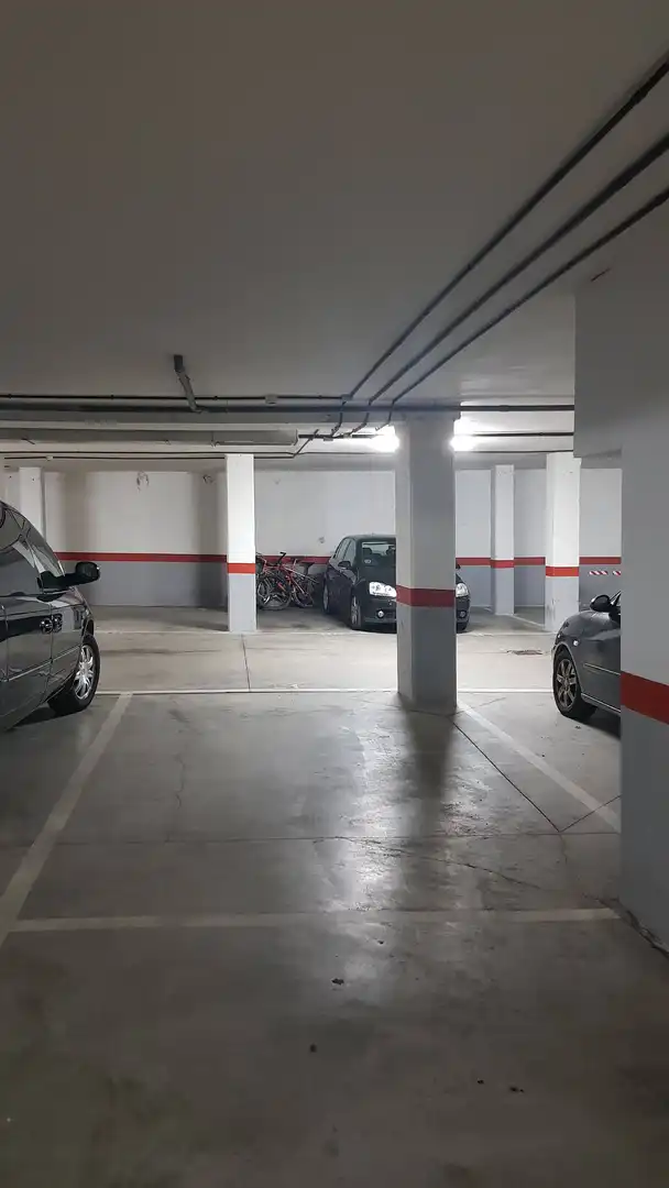 Garaje en venta en Calle José Luis Valcárcel, 2, Los Valles - Sanz Vázquez - El Fuerte Parking de Garaje en venta en Guadalajara