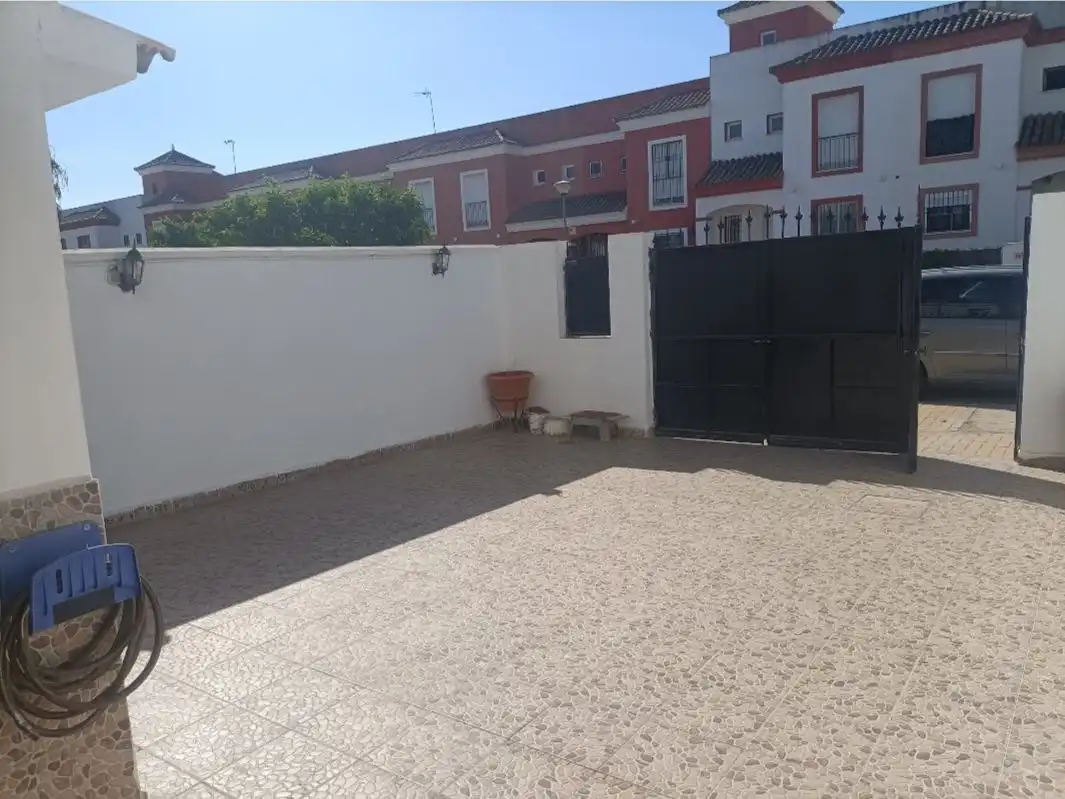 Flat for sale in Calle Emilia Pardo Bazan, 83, Huévar del Aljarafe Garden of Flat for sale in Huévar del Aljarafe with Air Conditioner, Terrace and Swimming Pool