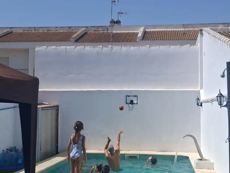 Flat for sale in Calle Emilia Pardo Bazan, 83, Huévar del Aljarafe Swimming pool of Flat for sale in Huévar del Aljarafe with Air Conditioner, Terrace and Swimming Pool