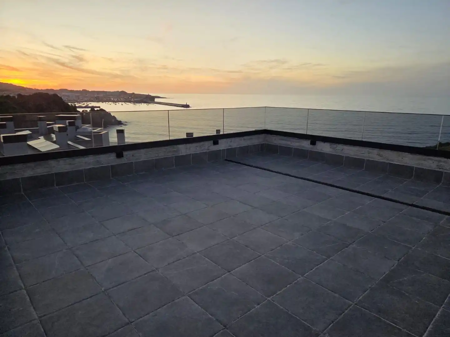Pis en venda a Calle Nicolás Torre, 22, Cotolino Terrassa de Pis en venda en Castro-Urdiales amb Terrassa, Piscina i Balcó