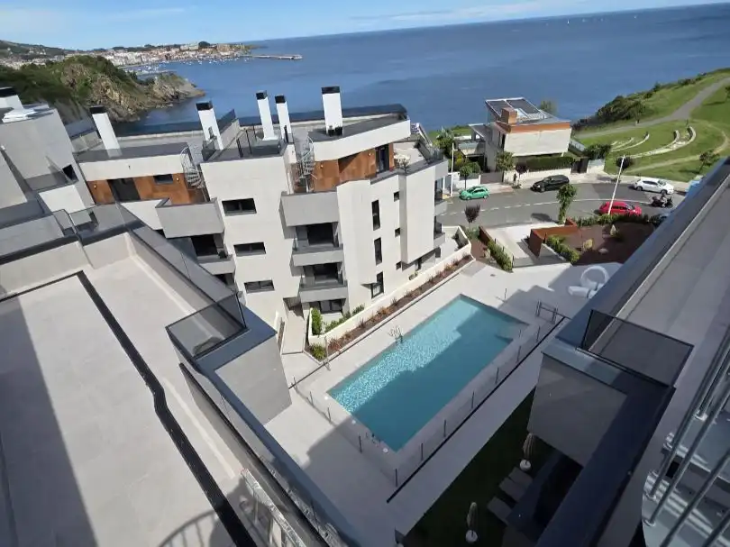 Pis en venda a Calle Nicolás Torre, 22, Cotolino Piscina de Pis en venda en Castro-Urdiales amb Terrassa, Piscina i Balcó
