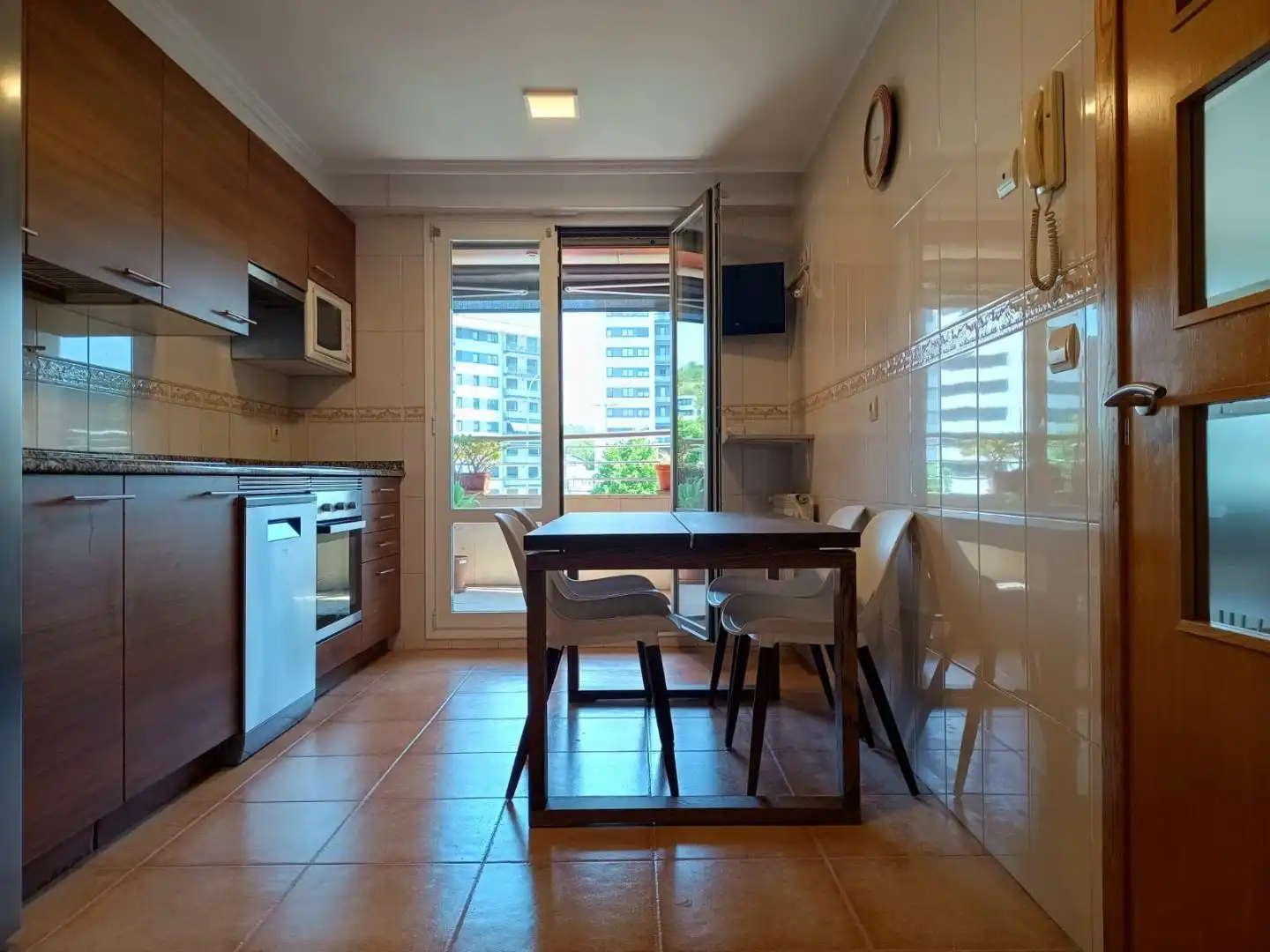 Zimmer in Zarautz Kalea, 126, Ibaeta Küche von Wohnung zur untervermieten in Donostia - San Sebastián mit Heizung, Terrasse und Möbliert