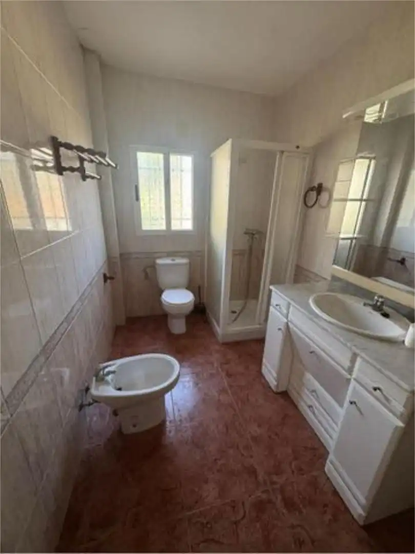 Baño de Casa o chalet en venta en Villanueva del Rey con Jardín privado, Terraza y Trastero