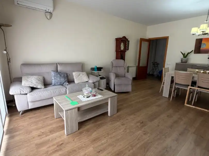 Piso en venta en Passeig Pompeu Fabra, 2, Tremp Sala de estar de Piso en venta en Tremp con Aire acondicionado y Terraza
