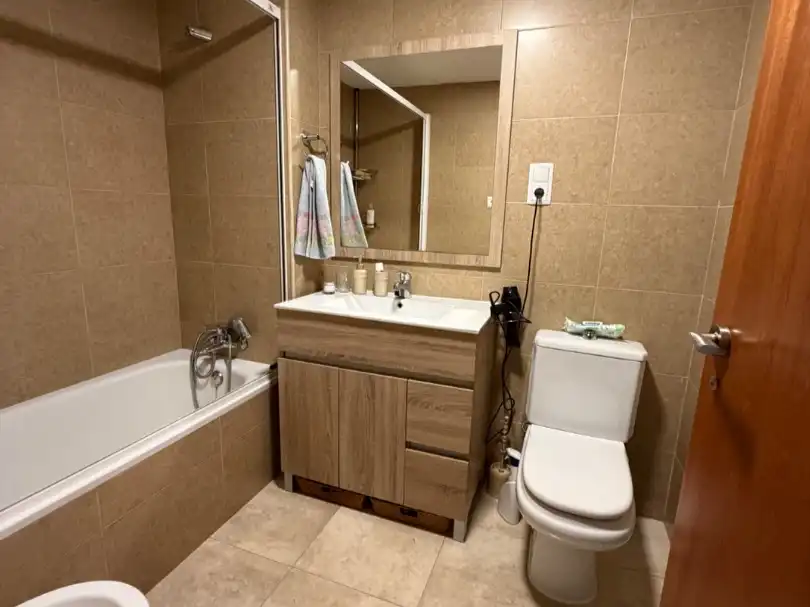 Piso en venta en Passeig Pompeu Fabra, 2, Tremp Baño de Piso en venta en Tremp con Aire acondicionado y Terraza