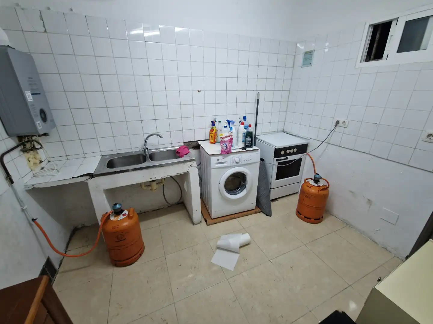 Piso en venta en Rúa Río Narla, 46, Paradai Cocina de Piso en venta en Lugo con Jardín privado, Trastero y Amueblado