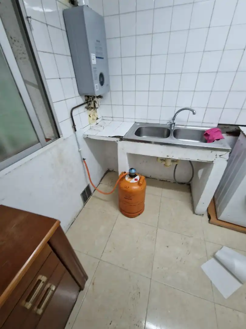 Piso en venta en Rúa Río Narla, 46, Paradai Cocina de Piso en venta en Lugo con Jardín privado, Trastero y Amueblado