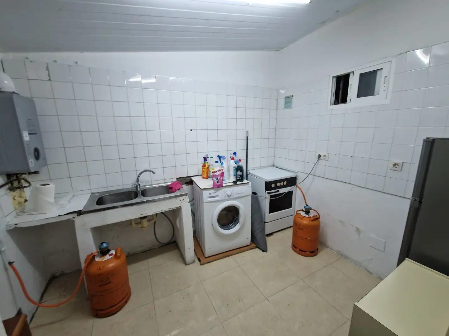 Piso en venta en Rúa Río Narla, 46, Paradai Cocina de Piso en venta en Lugo con Jardín privado, Trastero y Amueblado