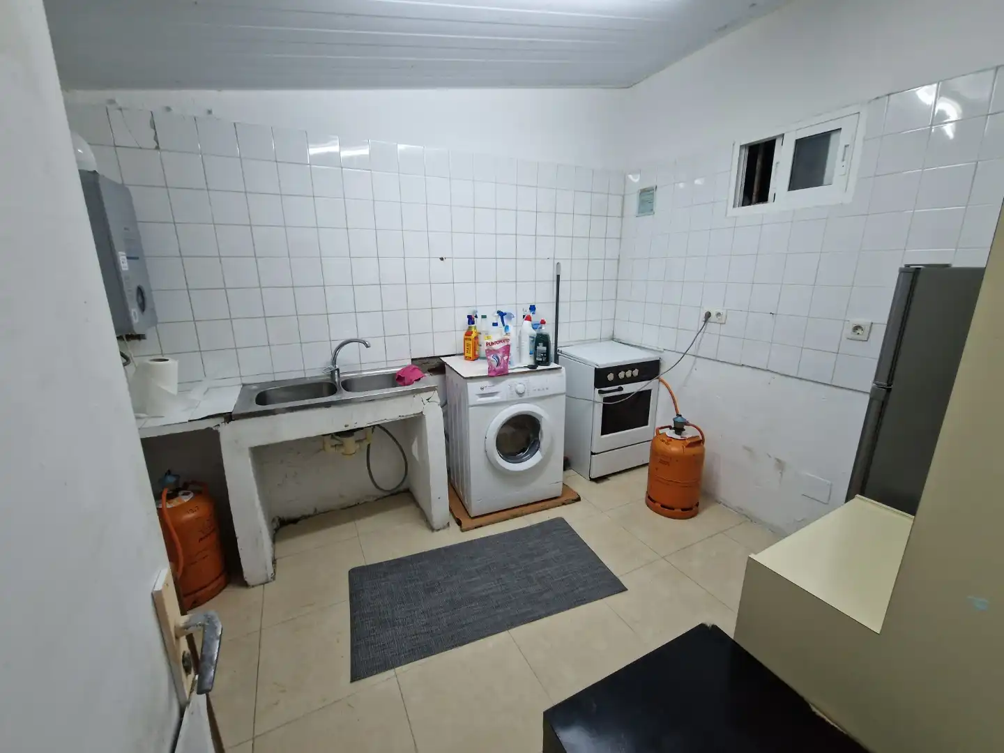 Piso en venta en Rúa Río Narla, 46, Paradai Cocina de Piso en venta en Lugo con Jardín privado, Trastero y Amueblado