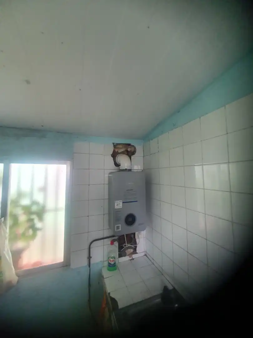 Piso en venta en Rúa Río Narla, 46, Paradai Baño de Piso en venta en Lugo con Jardín privado, Trastero y Amueblado