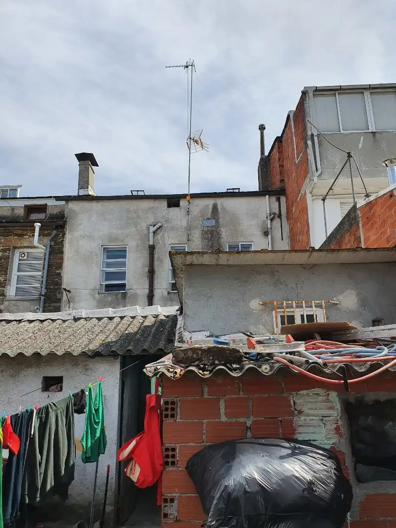 Piso en venta en Rúa Río Narla, 46, Paradai Vista exterior de Piso en venta en Lugo con Jardín privado, Trastero y Amueblado