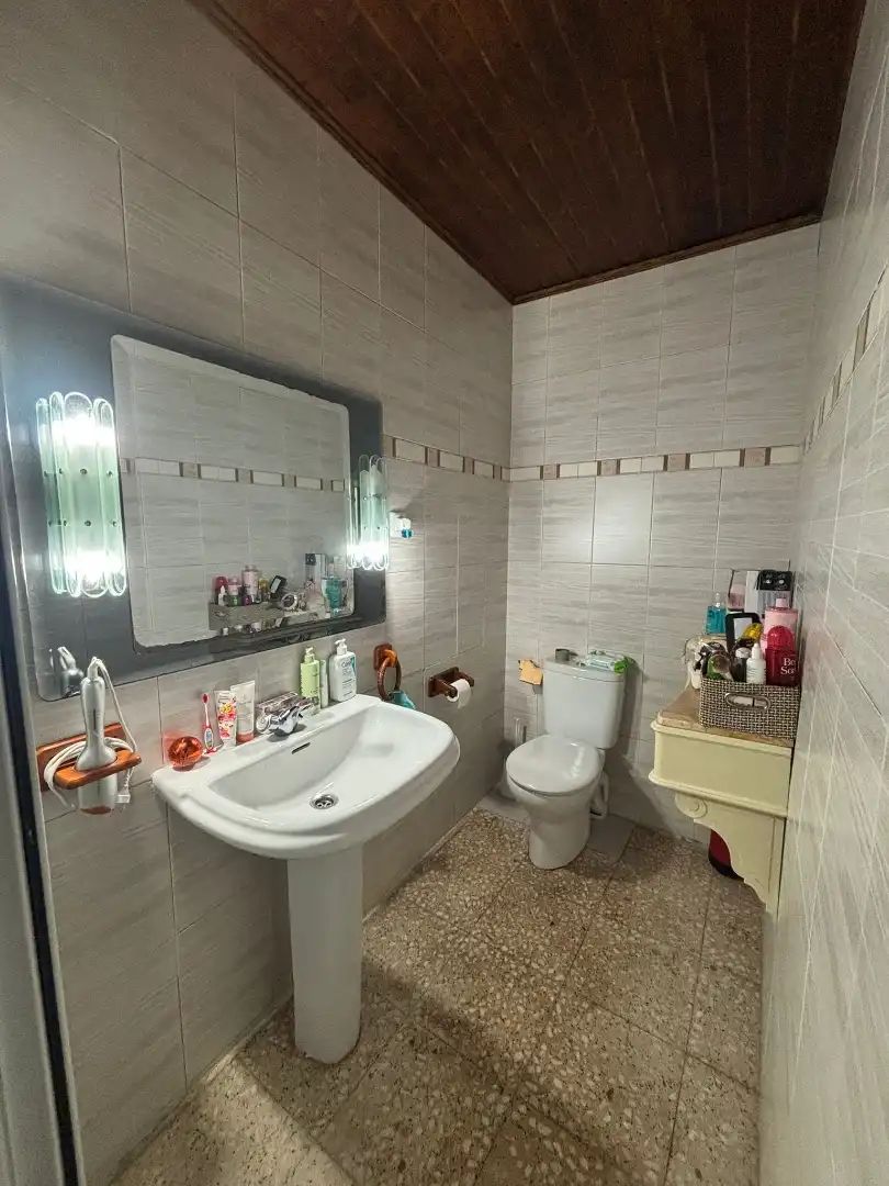 Casa adosada en venta en Poblado el Tojo, 3, Los Tojos Baño de Casa adosada en venta en Los Tojos con Calefacción, Terraza y Trastero