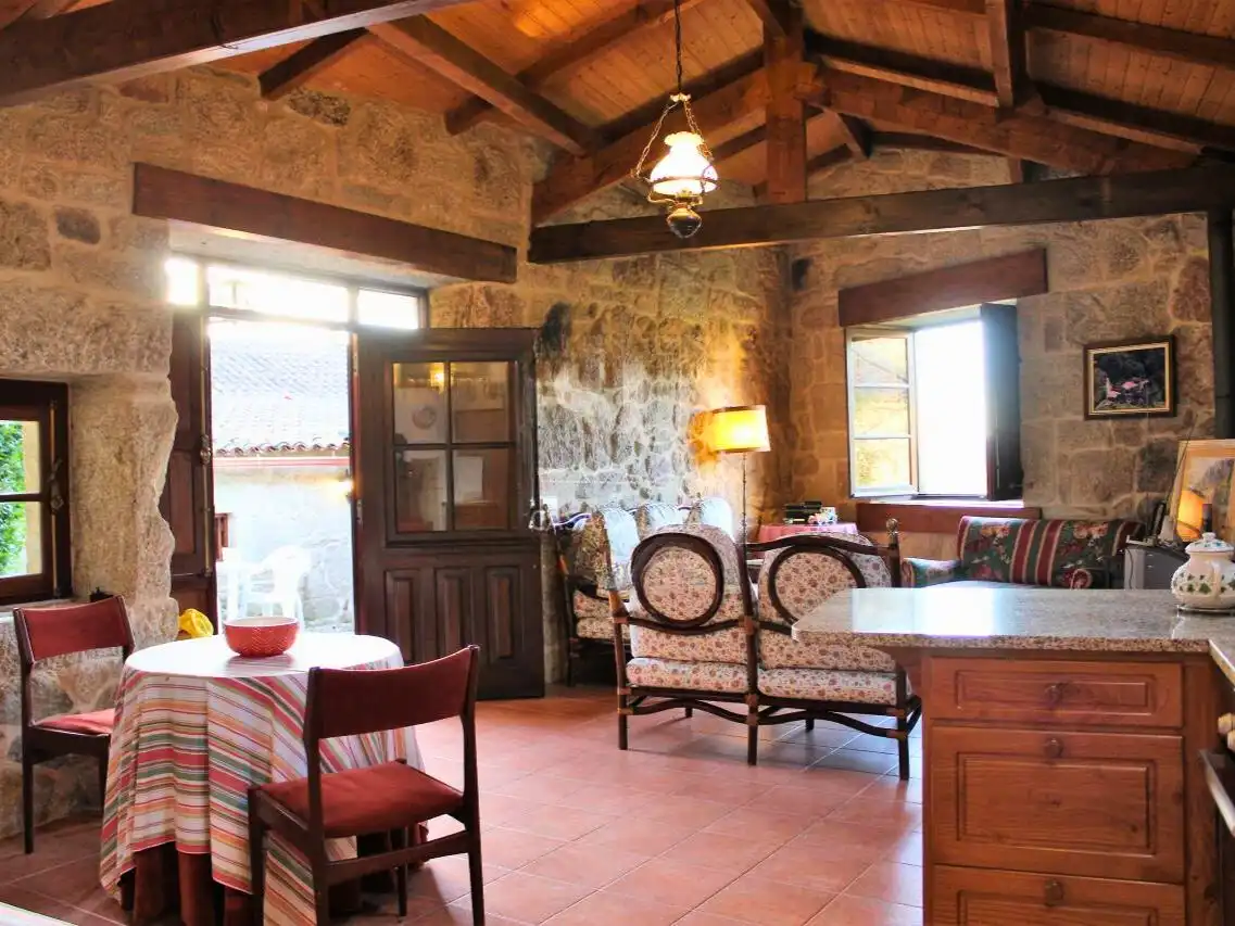 Haus oder Chalet zur Miete in Nigrán mit Terrasse