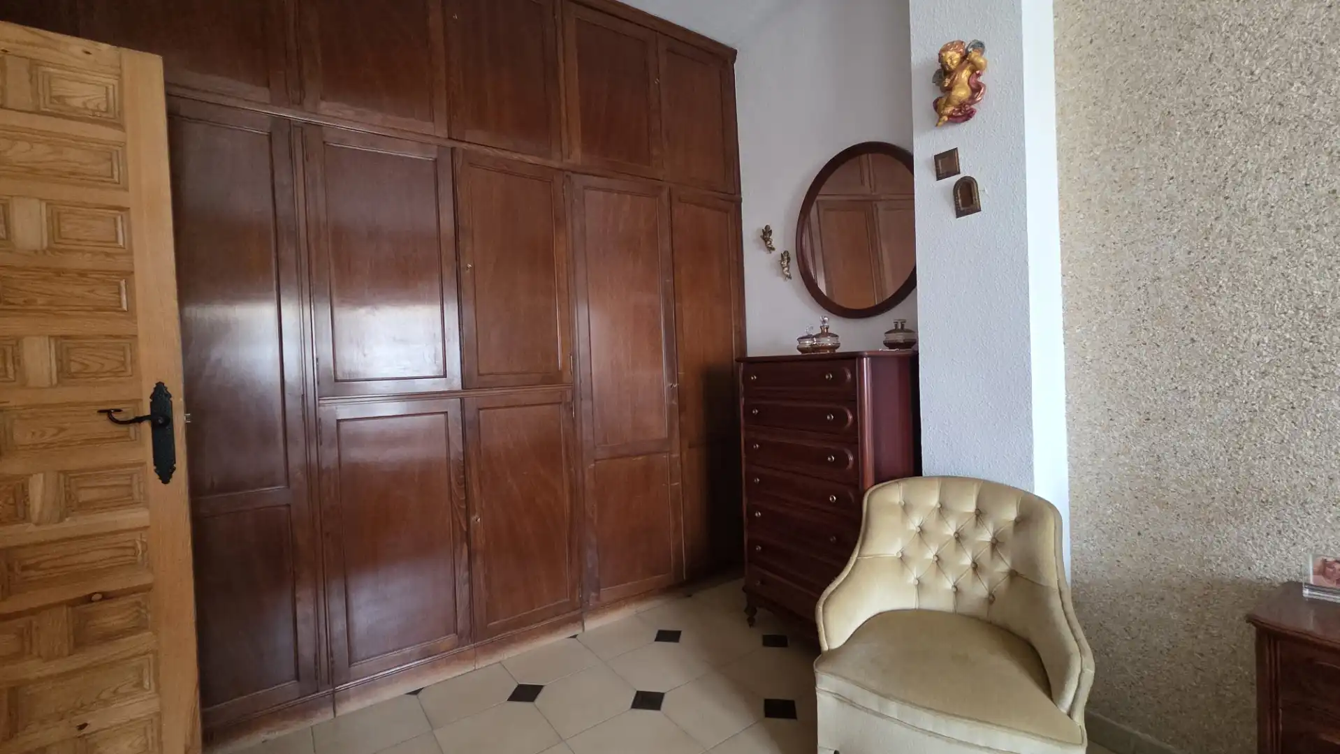 Casa adosada en venta en Plaza de la Iglesia, 3, El Casar de Escalona Habitación de Casa adosada en venta en El Casar de Escalona con Calefacción, Jardín privado y Terraza