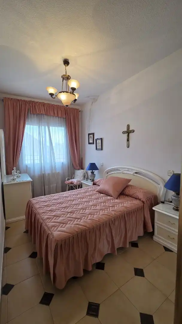 Casa adosada en venta en Plaza de la Iglesia, 3, El Casar de Escalona Habitación de Casa adosada en venta en El Casar de Escalona con Calefacción, Jardín privado y Terraza