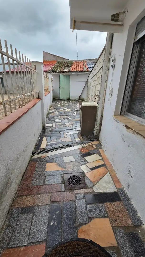 Casa adosada en venta en Plaza de la Iglesia, 3, El Casar de Escalona Casa adosada en venta en El Casar de Escalona con Calefacción, Jardín privado y Terraza