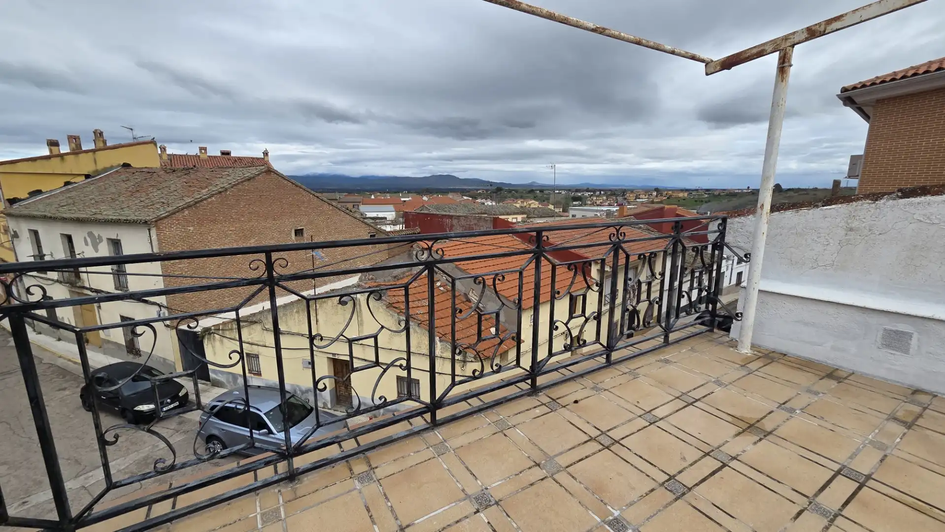 Casa adosada en venta en Plaza de la Iglesia, 3, El Casar de Escalona Terraza de Casa adosada en venta en El Casar de Escalona con Calefacción, Jardín privado y Terraza