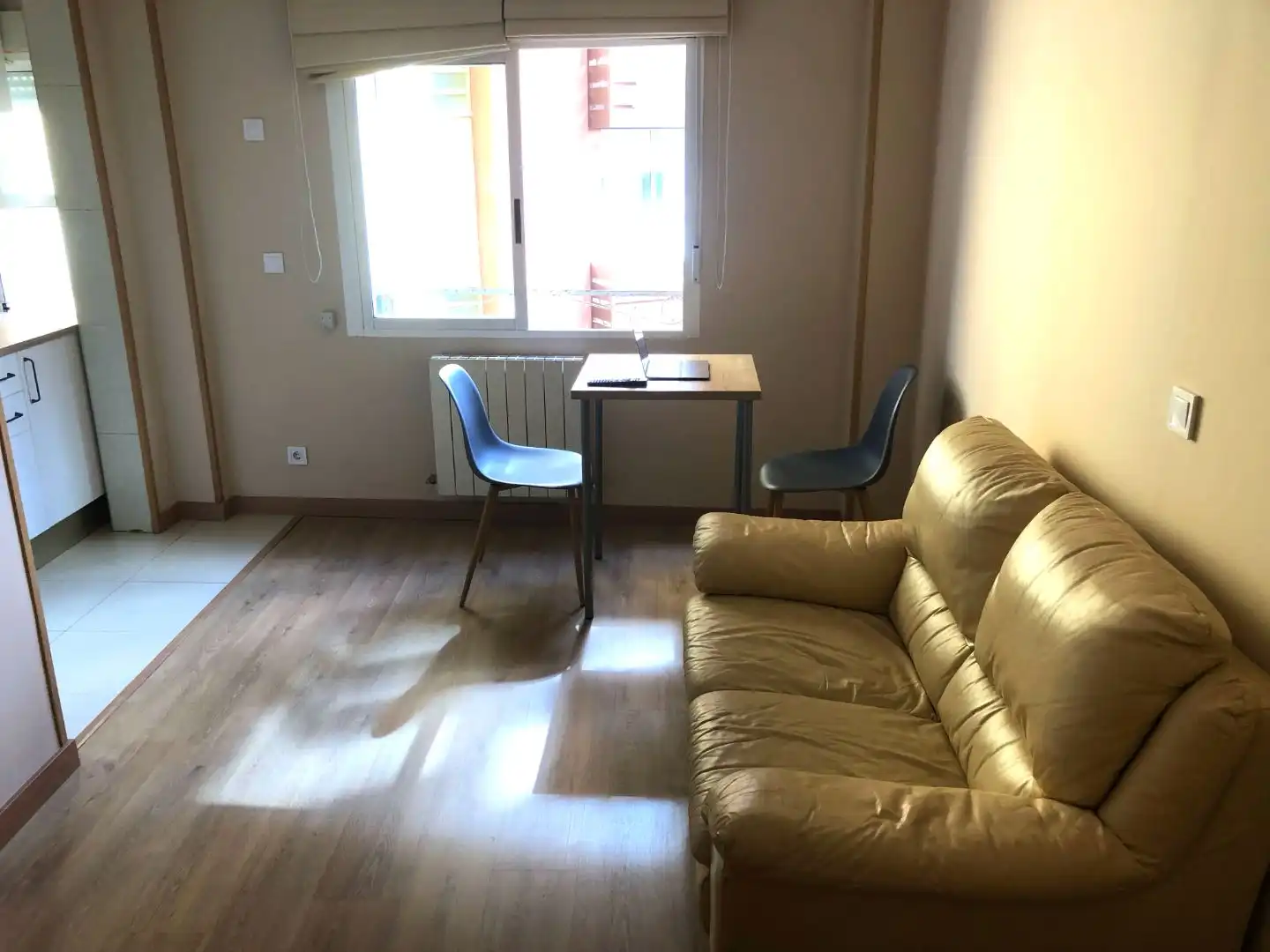 Sala de estar de Estudio de alquiler en Burgos con Calefacción, Parquet y Amueblado