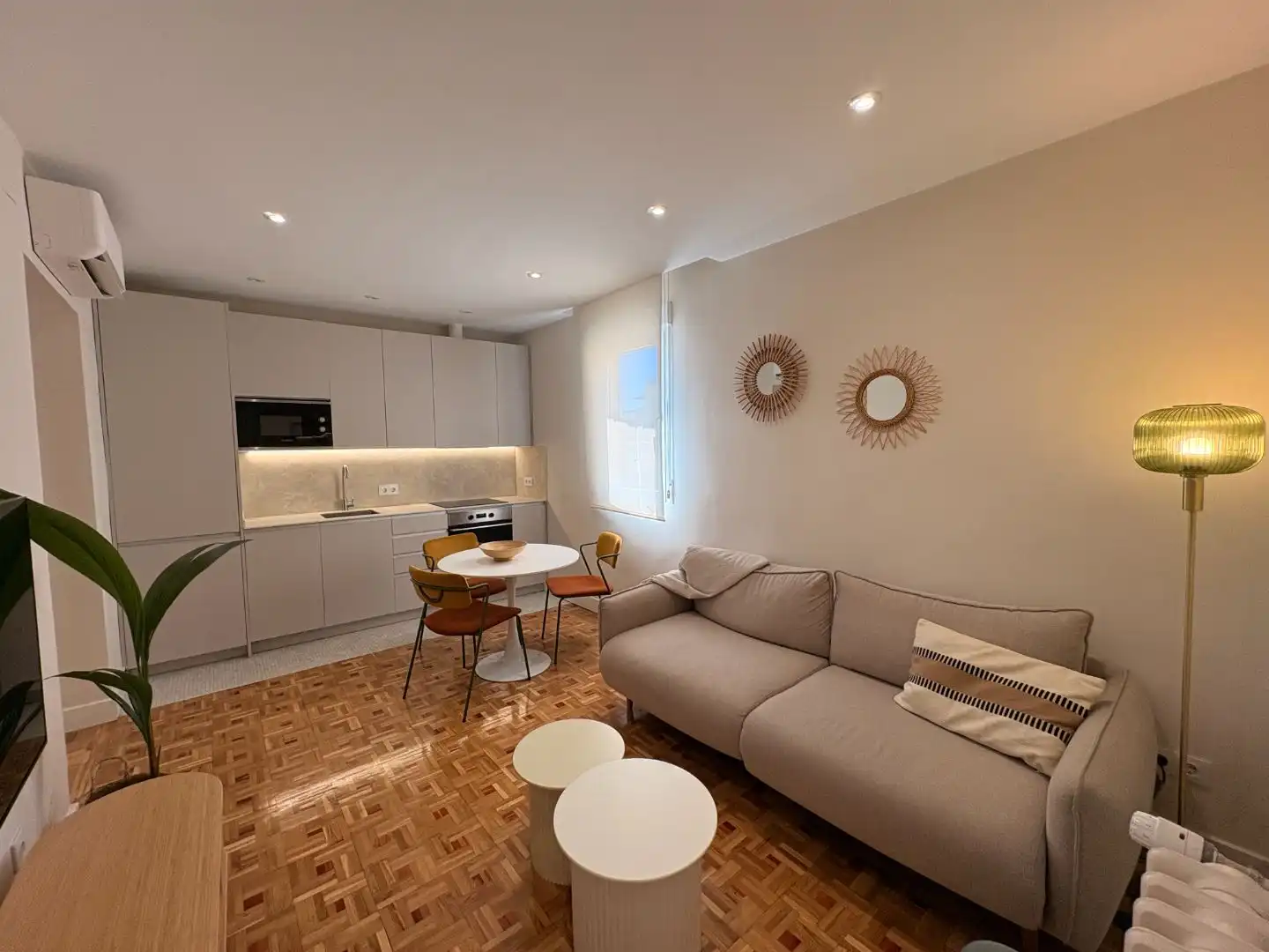 Wohnung zur Miete in Calle de Lombía, 8, Goya Wohnzimmer von Wohnung zur Miete in Madrid Capital mit Klimaanlage
